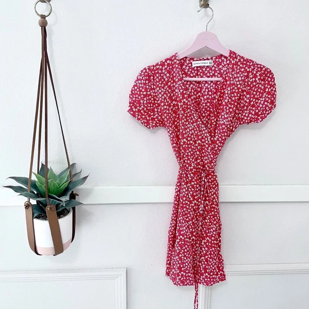 Faithfull the Brand Louella Floral-Print Wrap Dress Red Size 4